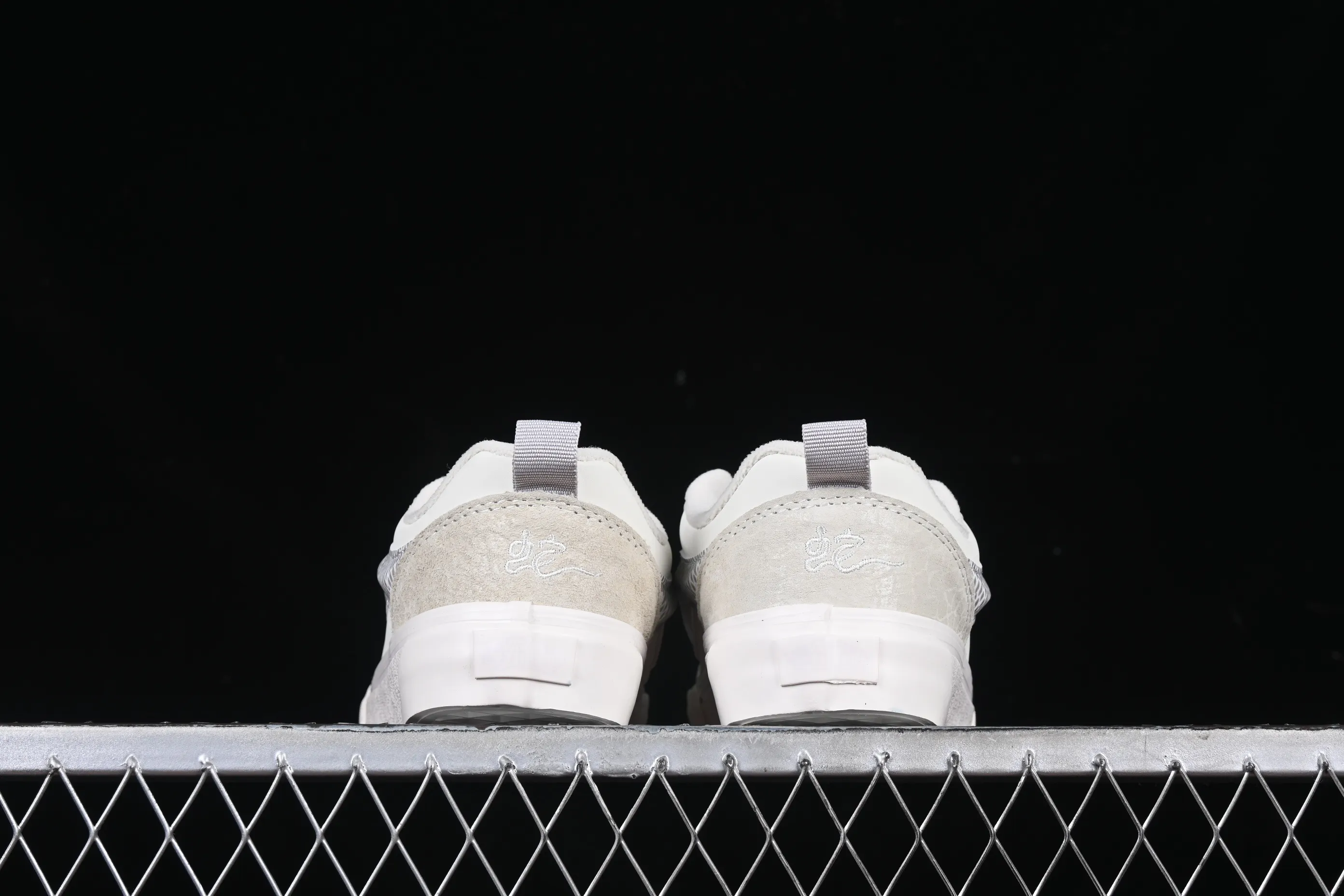All categories Vans Vans series Vans Low Vans low-top Vans Classics Knu Skool Vr3 Vans official Year of the Snake limited bread shoes VN0009QCSNK